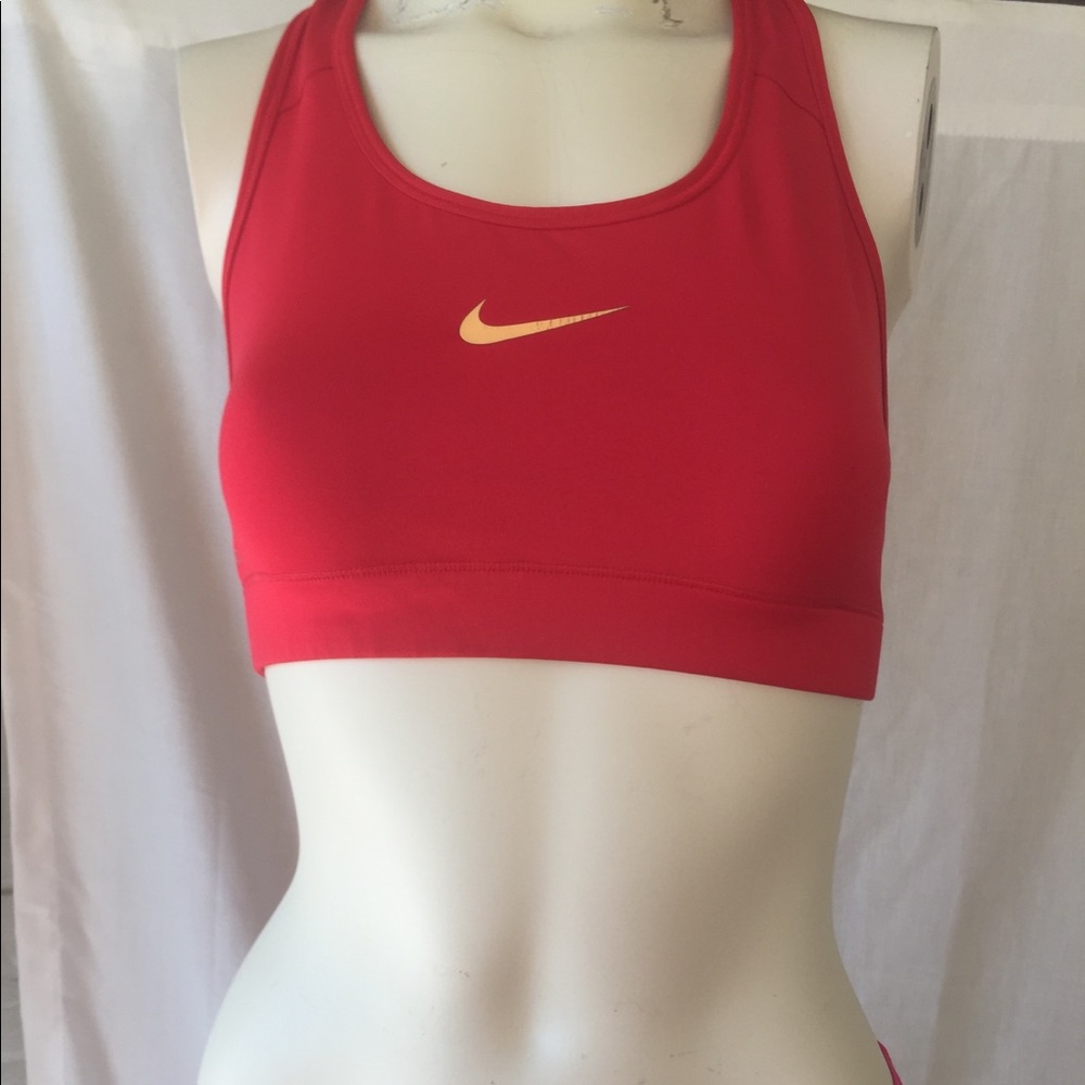 Nike sports bra size medium